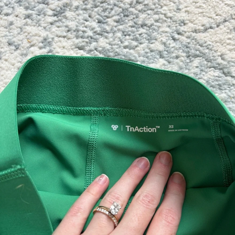 Aritzia TNA Move Micro Tennis Skirt Green - Picture 4 of 5